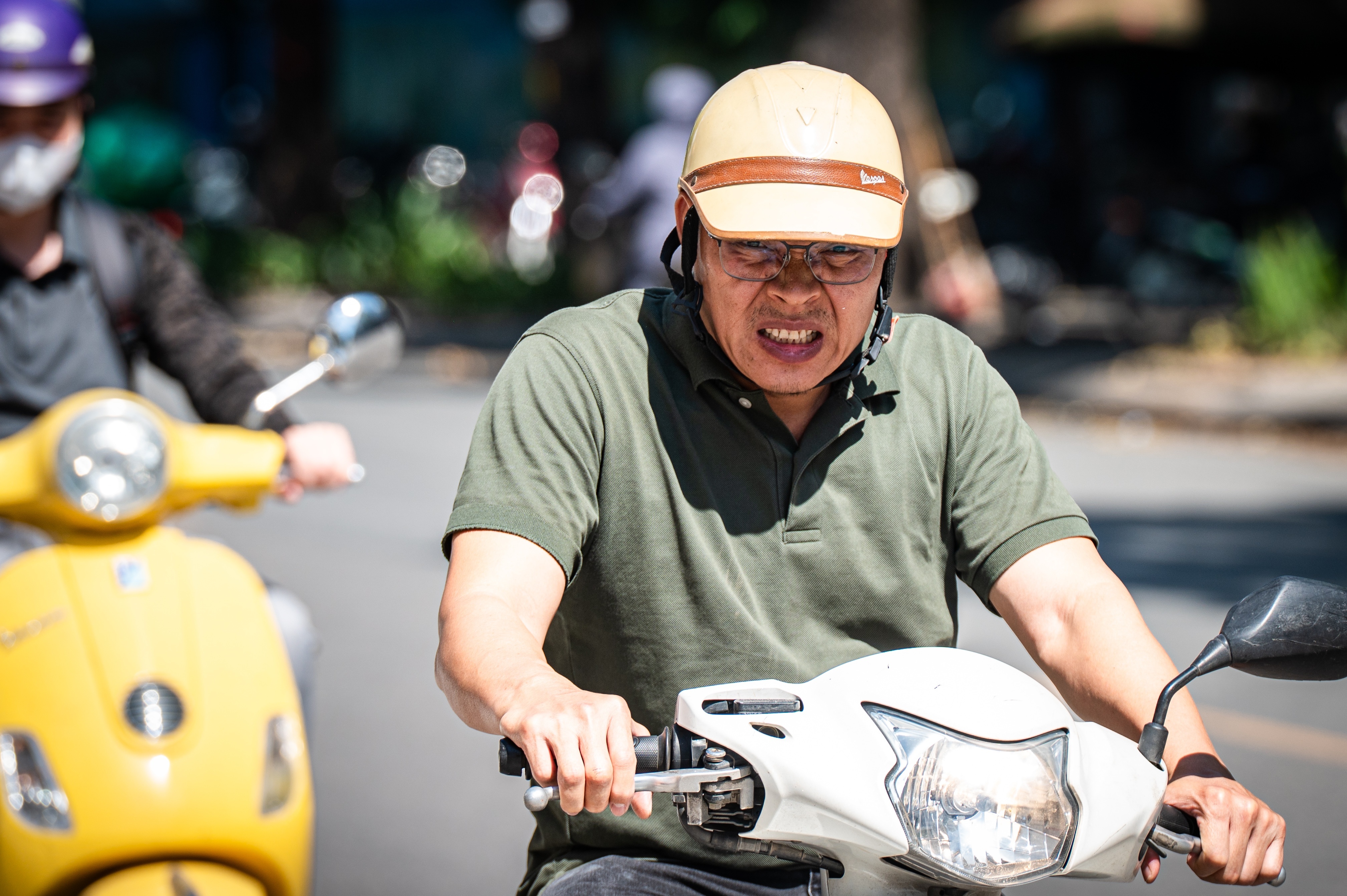 Vi sao mua he Viet Nam ngay cang khoc liet? hinh anh