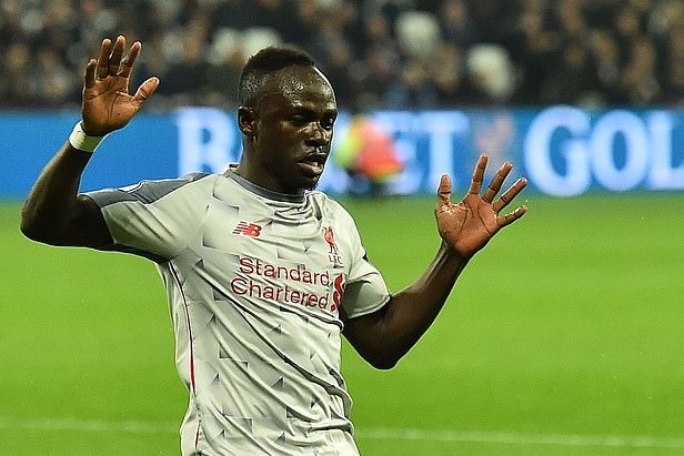 Liverpool bi Man City ap sat sau tran hoa West Ham hinh anh