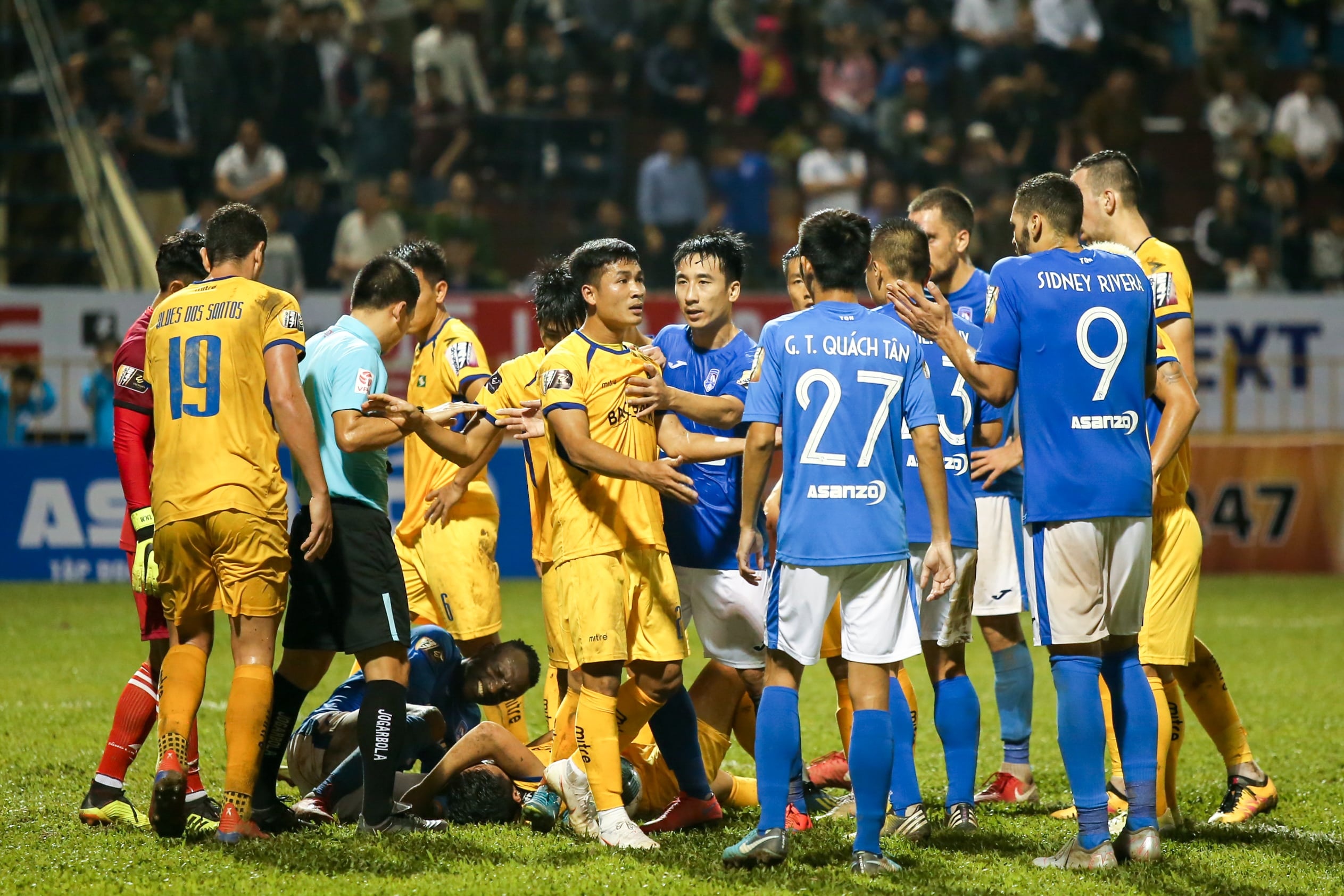 Quang Ninh vs SLNA,  Mac Hong Quan,  Nghiem Xuan Tu,  V.League 2019 anh 10