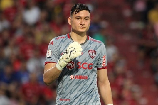 Van Lam keu goi co dong vien ung ho truoc tran san khach dau tien hinh anh