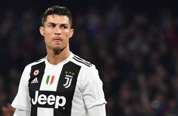 Napoli 1-2 Juventus: Ronaldo khien thu mon doi phuong nhan the do hinh anh