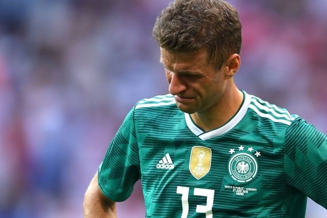 HLV Joachim Loew 'tram' 3 cong than vi tuong lai tuyen Duc hinh anh