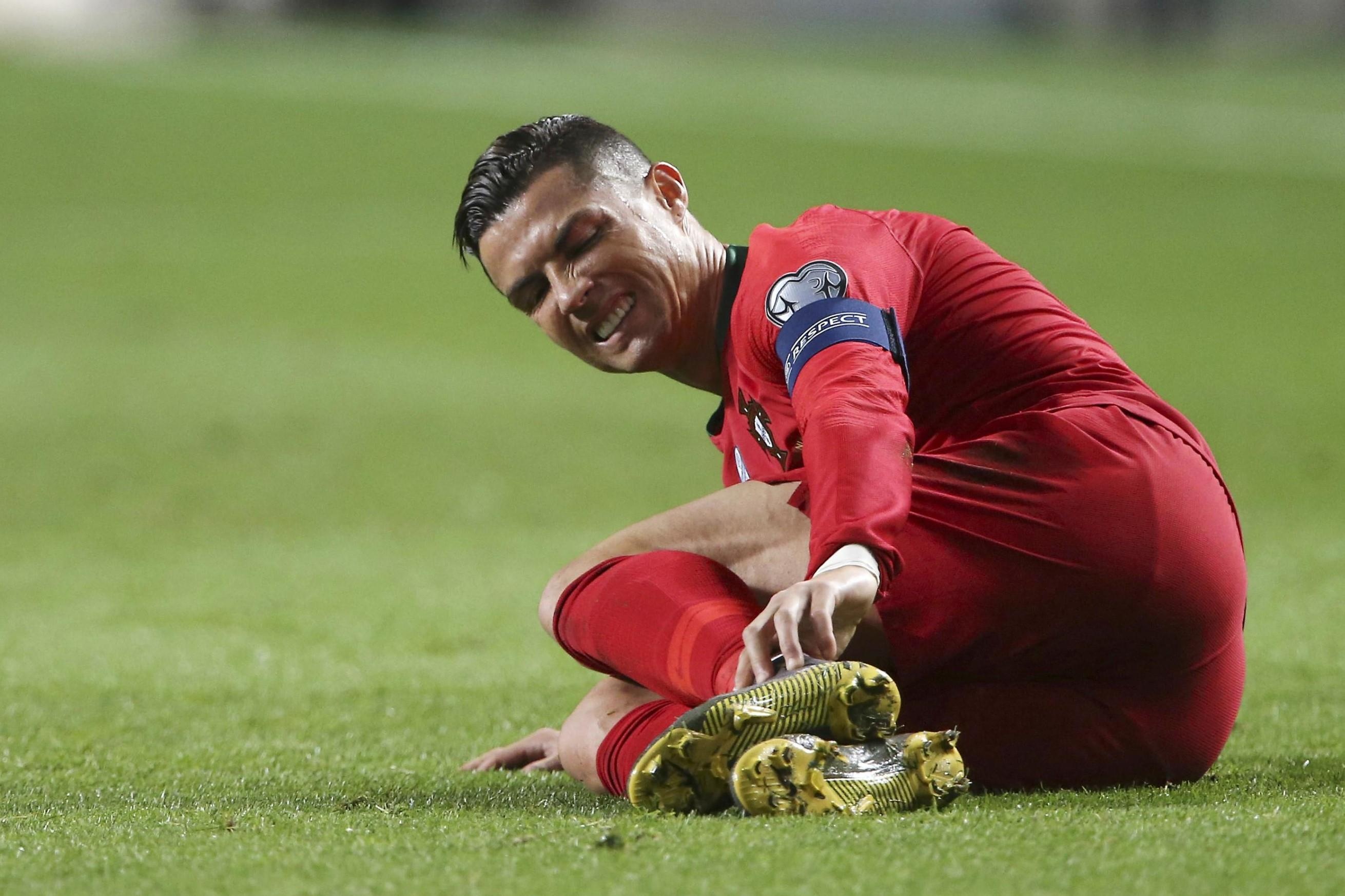 Chan thuong cua Ronaldo khien Juventus gap kho tai Champions League hinh anh