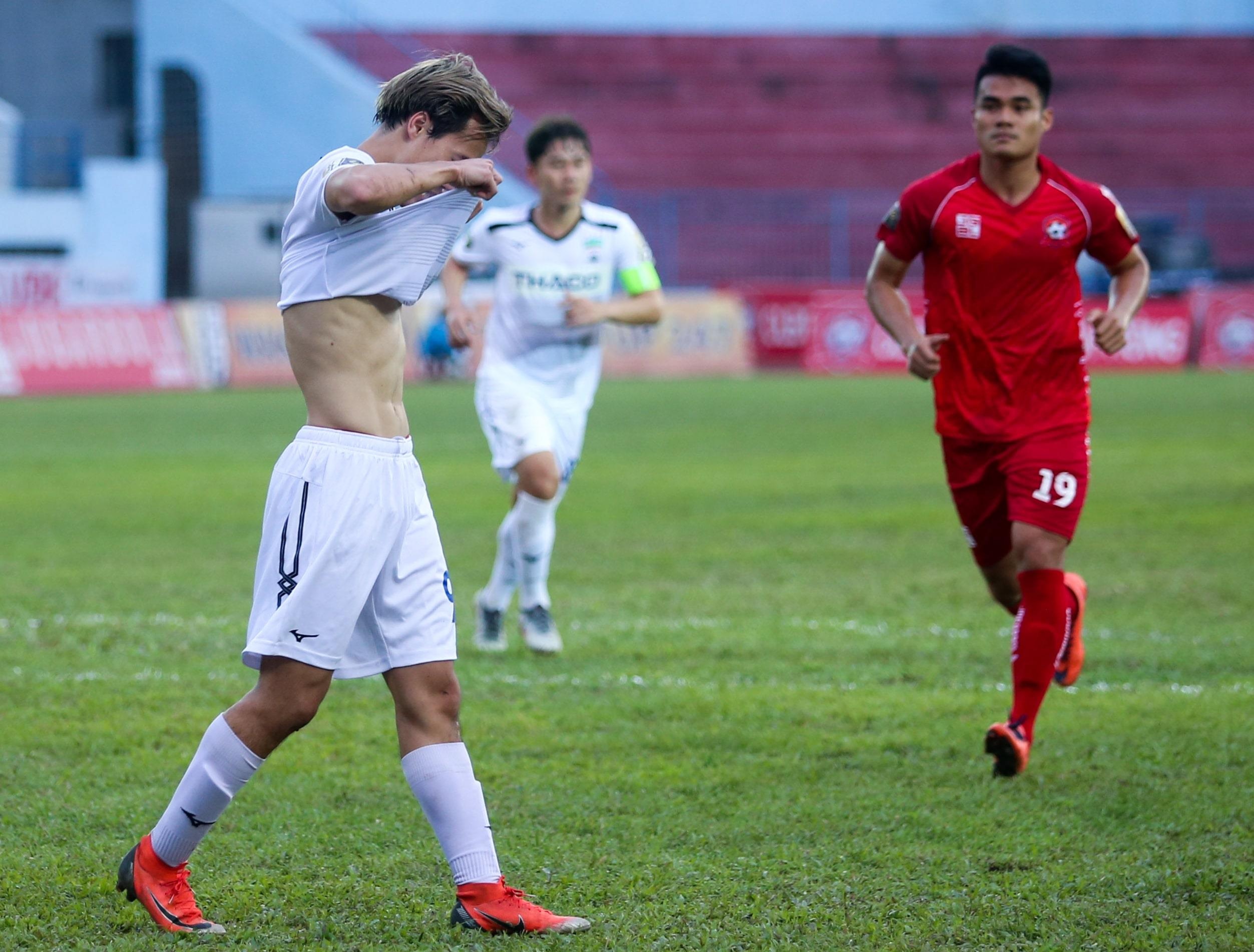 Van Toan,  co dong vien,  Tuan Anh,  Hai Phong vs HAGL anh 3