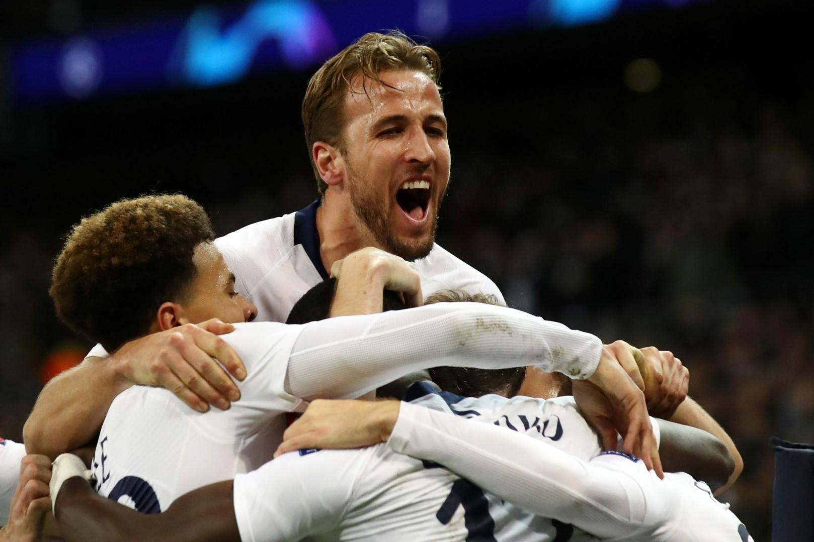 HLV Pochettino: 'That tuyet khi Ronaldinho nghi Spurs co the vo dich' hinh anh