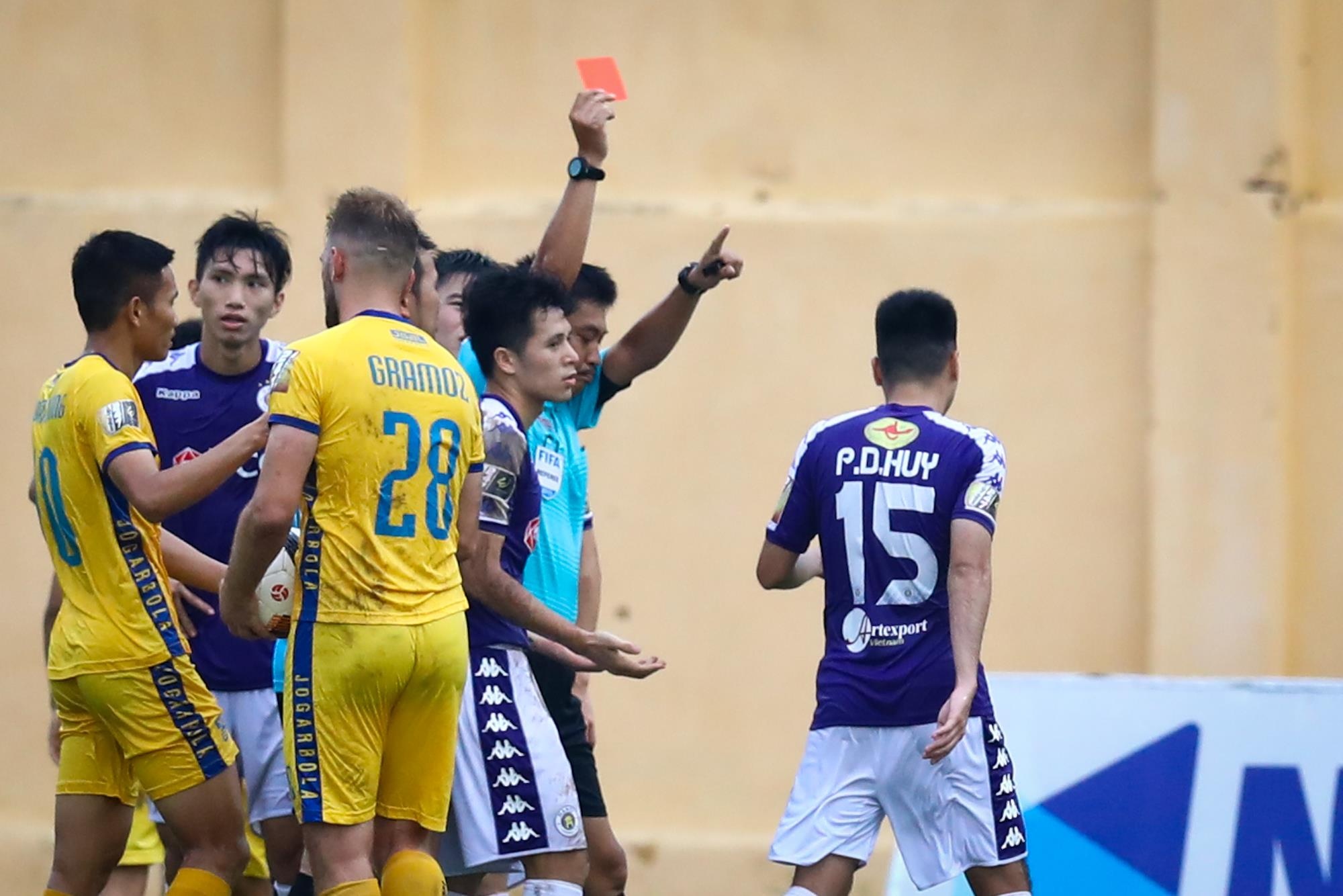 HLV Chu Dinh Nghiem,  CLB Ha Noi,  CLB Thanh Hoa,  Dinh Trong,  the do anh 2