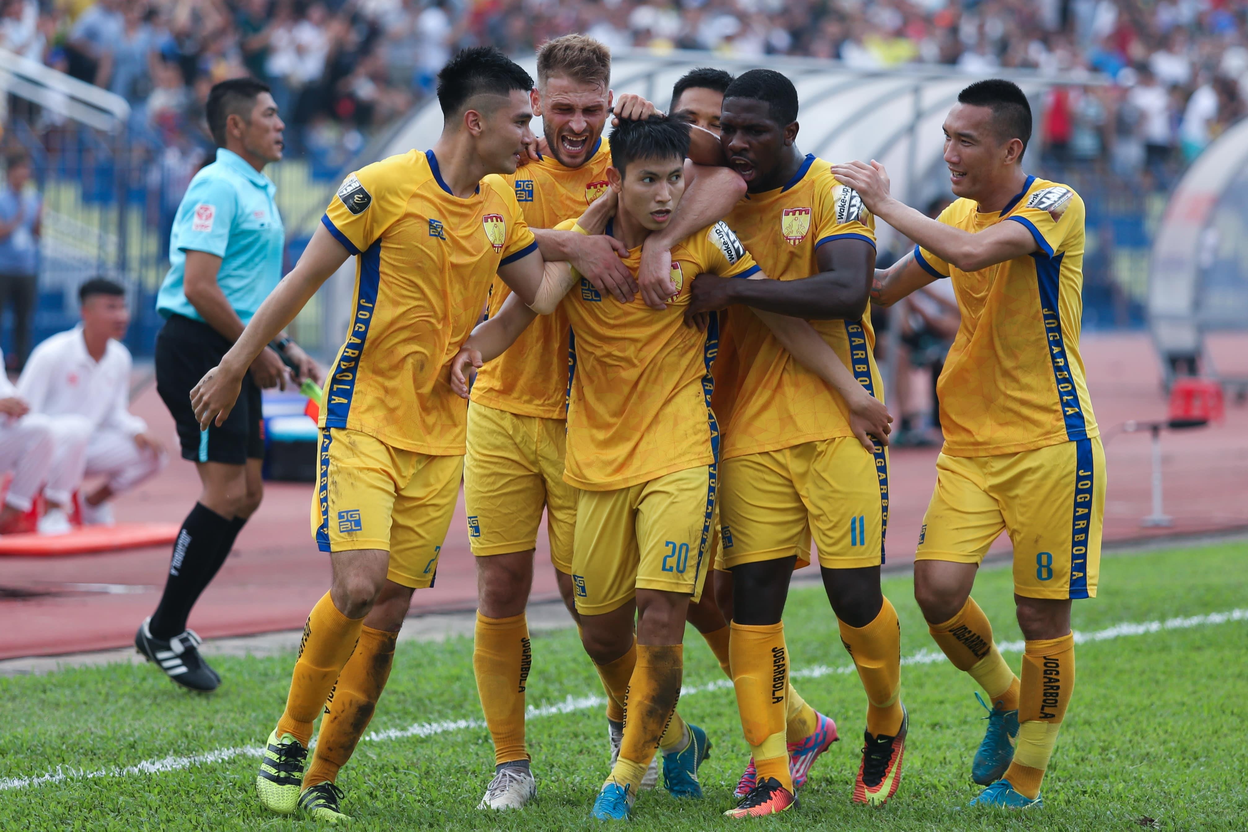 Dinh Trong the do,  CLB Ha Noi,  CLB Thanh Hoa,  Quang Hai,  Bui Tien Dung anh 10