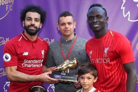 Salah, Mane va Aubameyang chia nhau danh hieu Vua pha luoi hinh anh