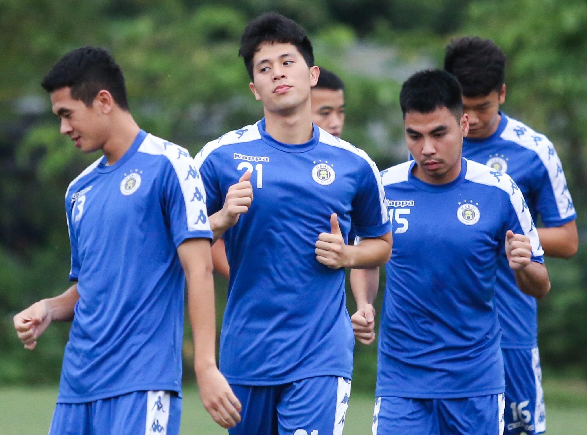 Quang Hai,  Dinh Trong,  Duy Manh,  CLB Ha Noi,  AFC Cup anh 1