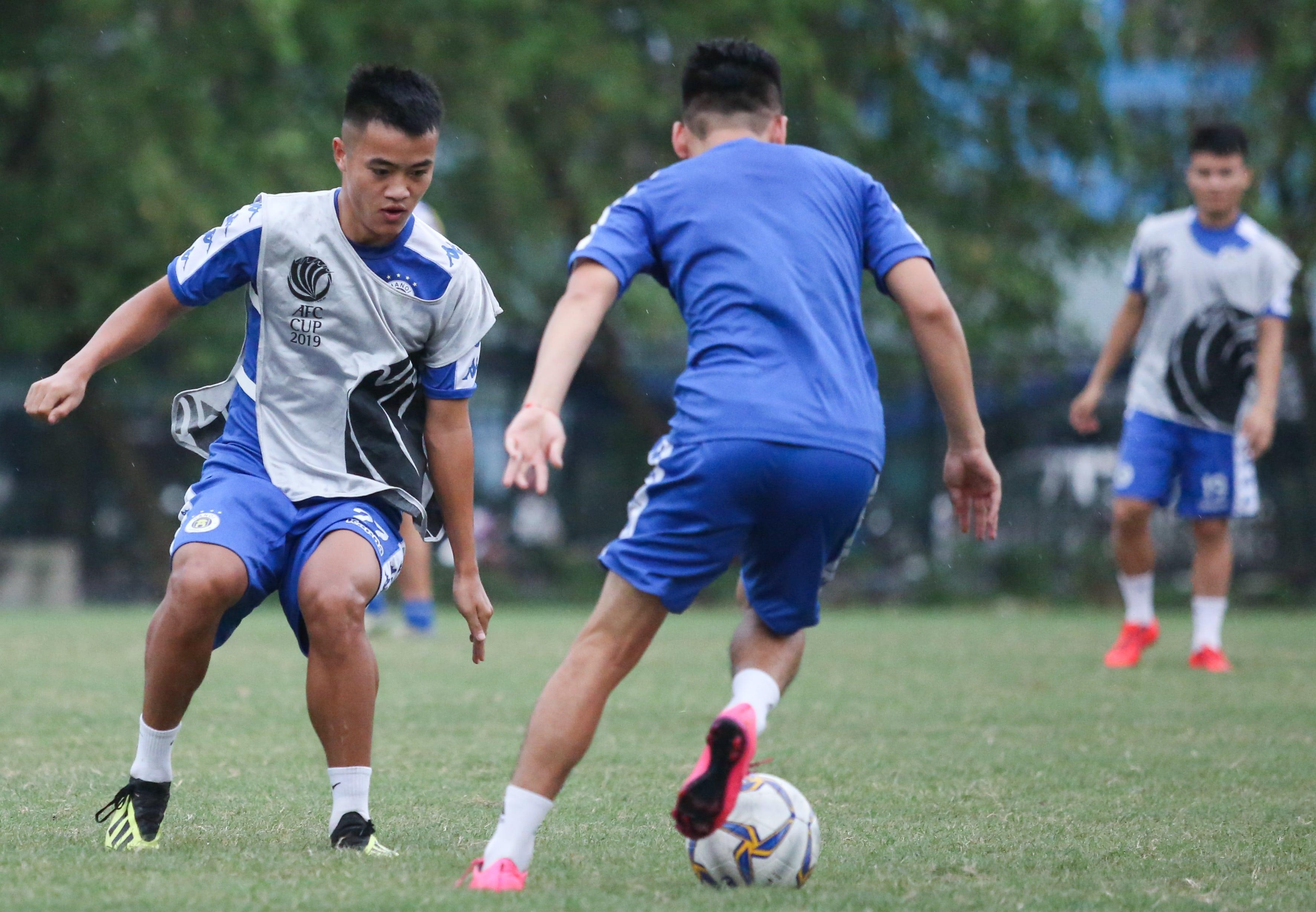 Quang Hai,  Dinh Trong,  Duy Manh,  CLB Ha Noi,  AFC Cup anh 5