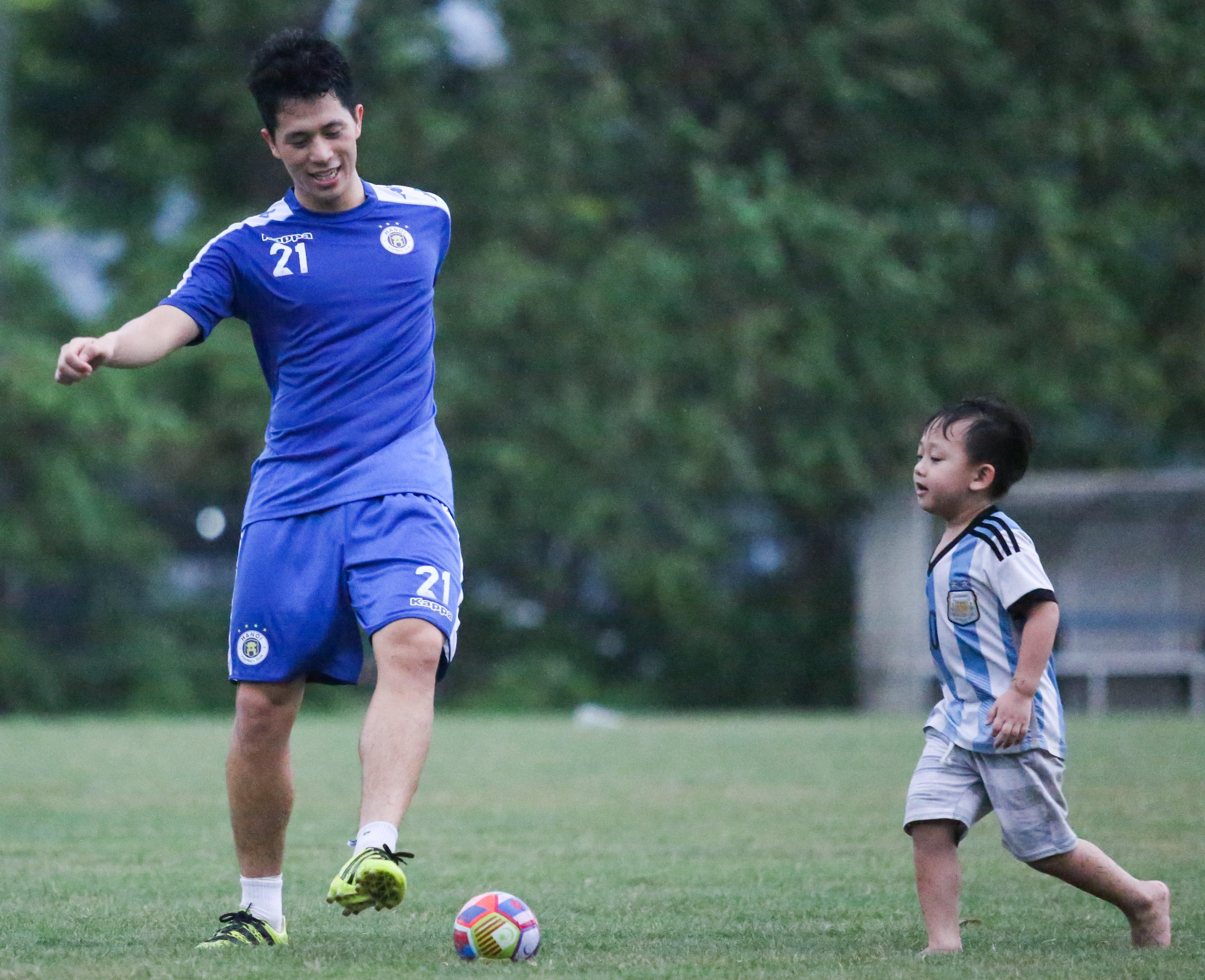 Quang Hai,  Dinh Trong,  Duy Manh,  CLB Ha Noi,  AFC Cup anh 8