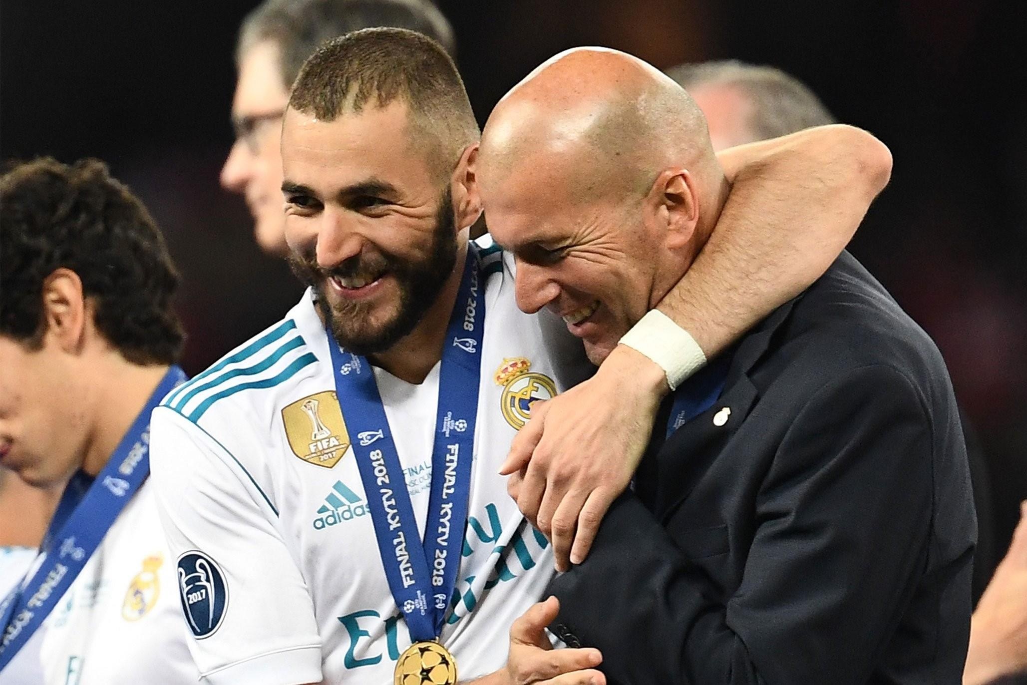 Benzema: 'HLV Zidane giong nhu anh ca cua toi' hinh anh