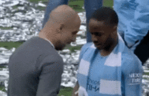 Pep Guardiola chi trich Sterling ngay trong le an mung hinh anh