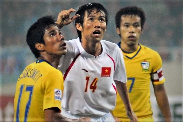 Nhin lai 2 that bai cua Viet Nam truoc Thai Lan tai King's Cup 2006 hinh anh