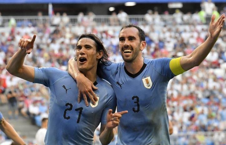 Uruguay 4-0 Ecuador: Cavani, Suarez toa sang hinh anh