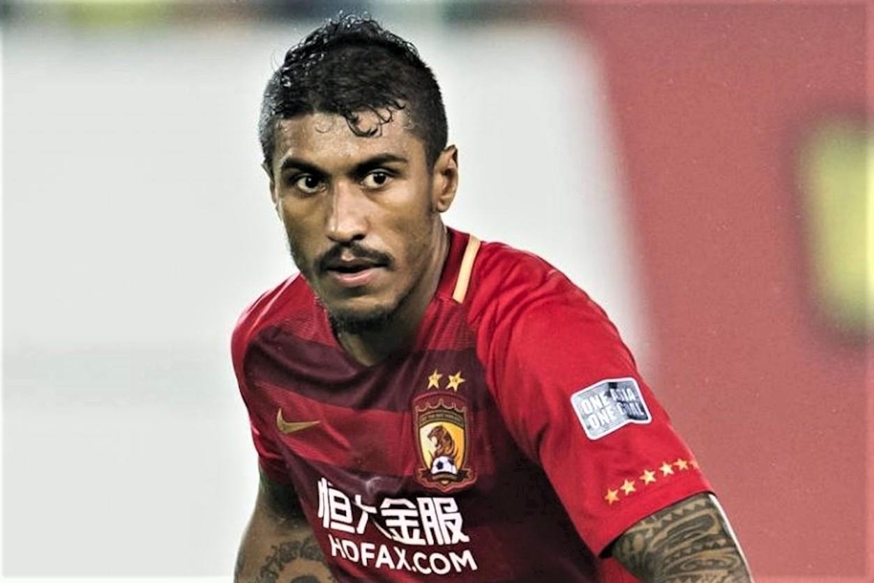 Paulinho lap cu dup loai doi cua Fellaini khoi AFC Champions League hinh anh