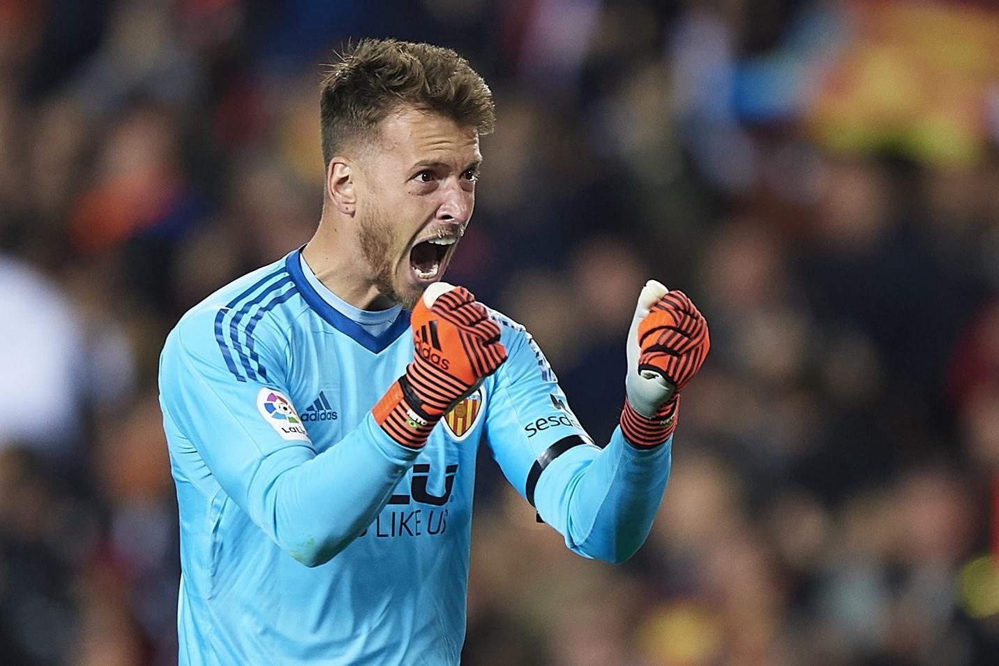 Barca mua Neto,  Neto,  chuyen nhuong Barca,  Barca co tan binh anh 1