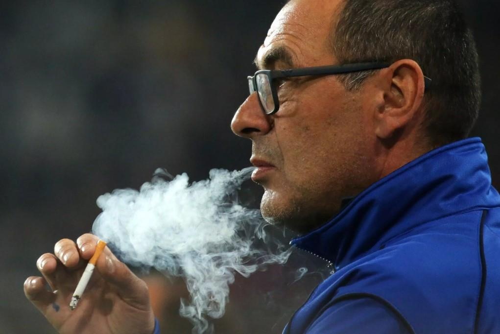 HLV Sarri: 'Toi hut 60 dieu thuoc moi ngay' hinh anh