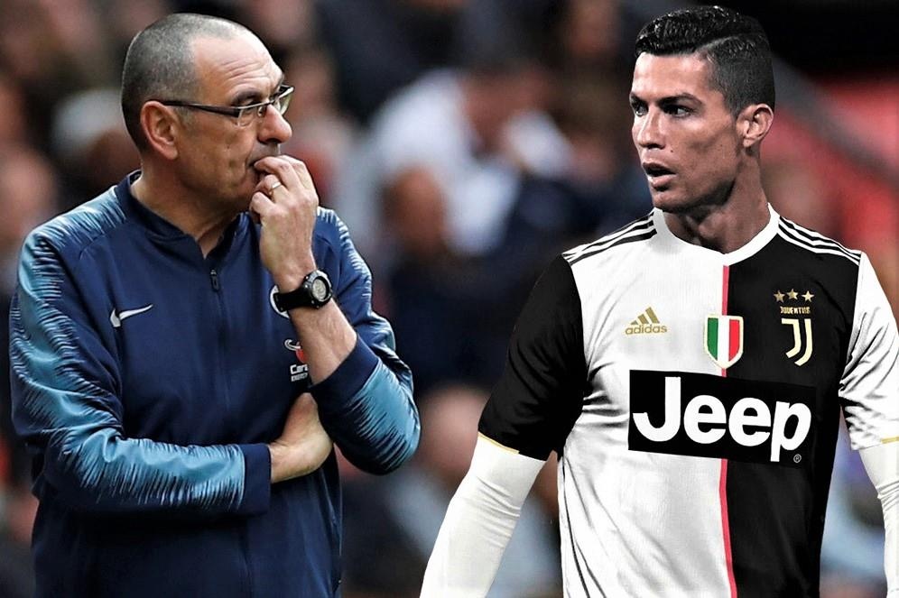 HLV Sarri noi gi ve viec dan dat Ronaldo? hinh anh