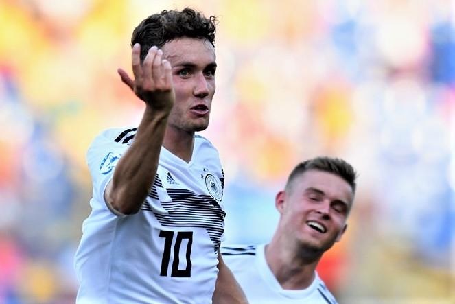 U21 Duc nguoc dong vao chung ket chau Au hinh anh