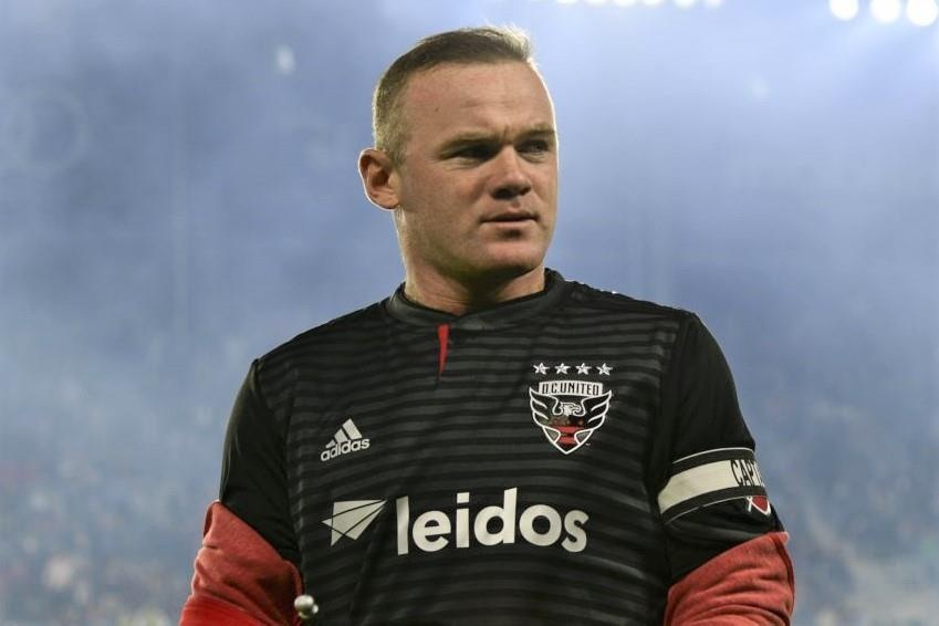 Rooney tho lo mong muon lam HLV ngay sau khi giai nghe hinh anh