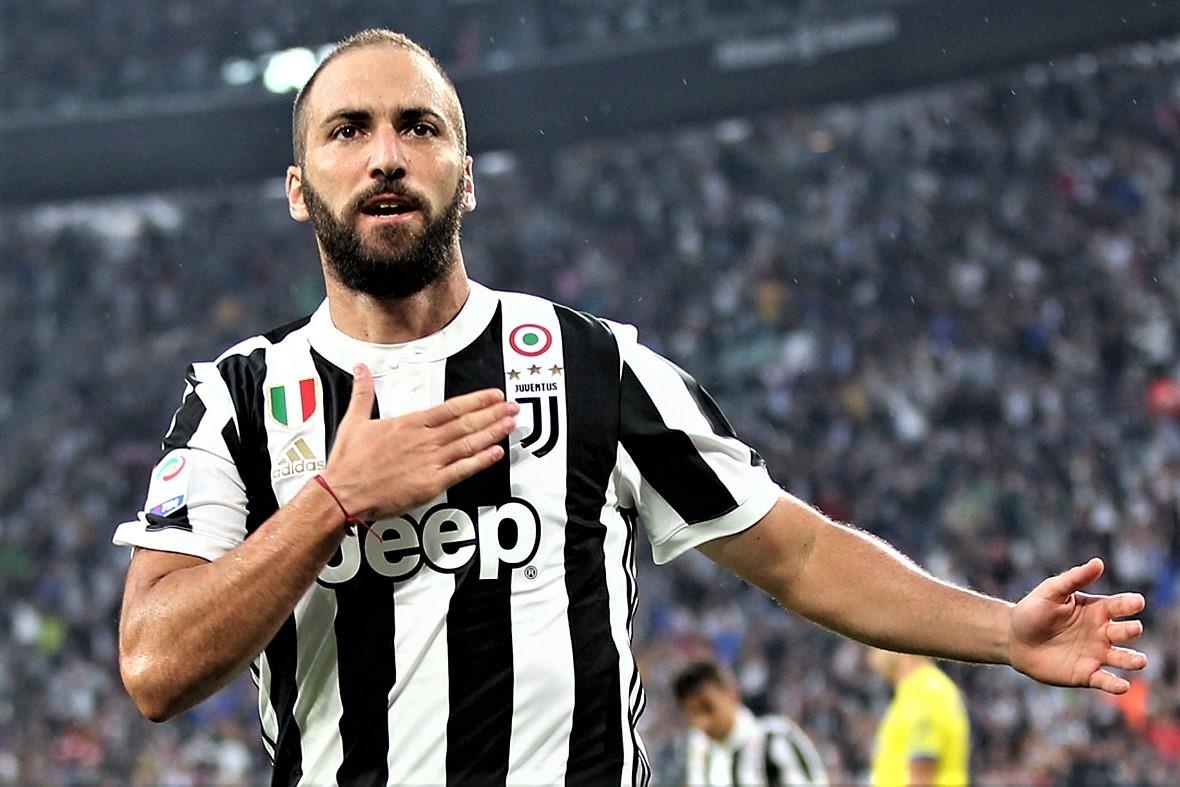 Higuain ve Juventus, quyet canh tranh cung Ronaldo hinh anh