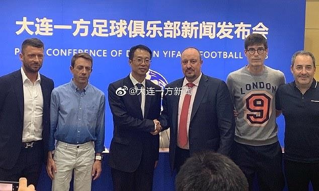 Benitez sang Trung Quoc,  bong da Trung Quoc,  Liverpool vo dich Champions League anh 1