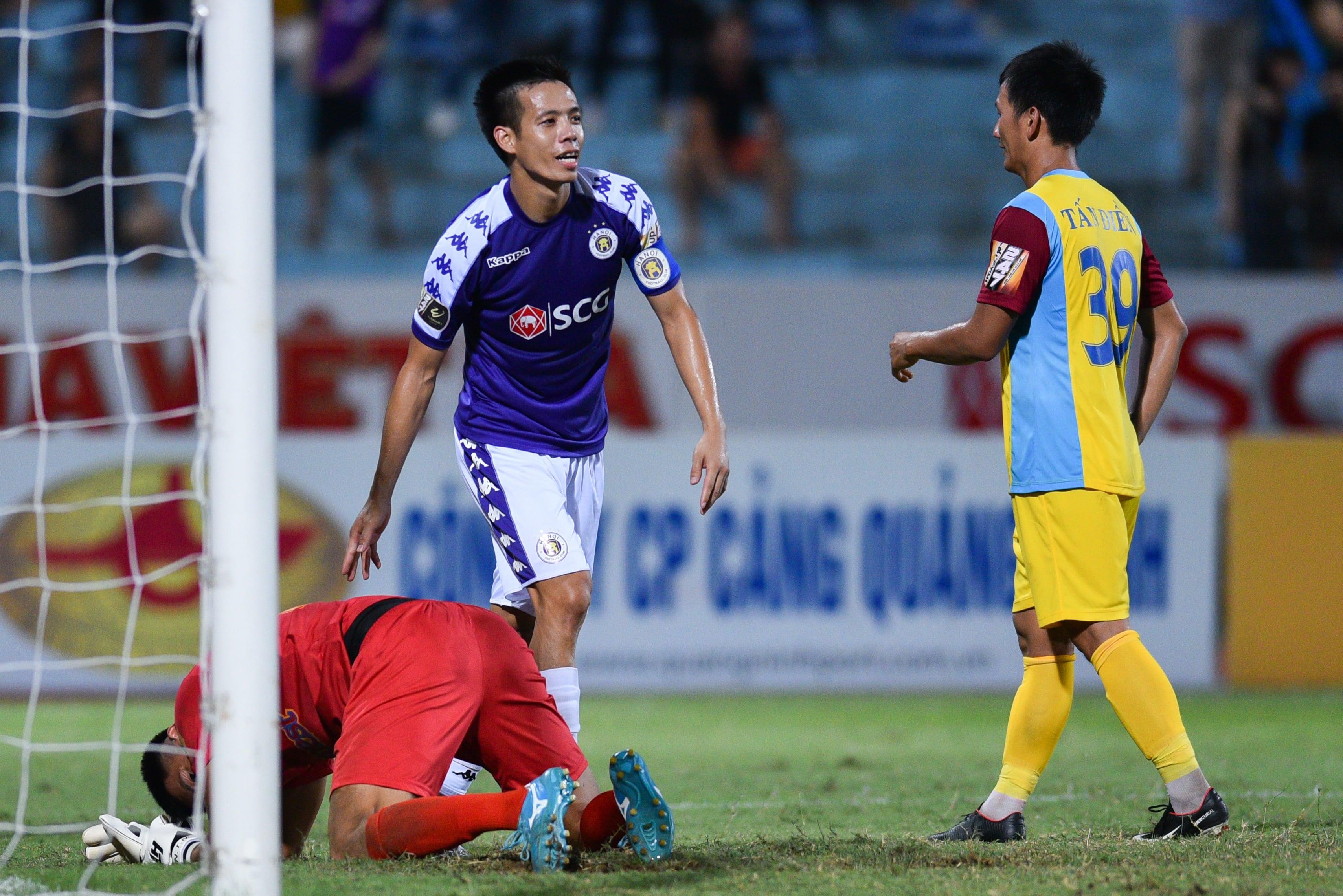 CLB Ha Noi,  HLV Chu Dinh Nghiem,  V.League 2019 anh 4