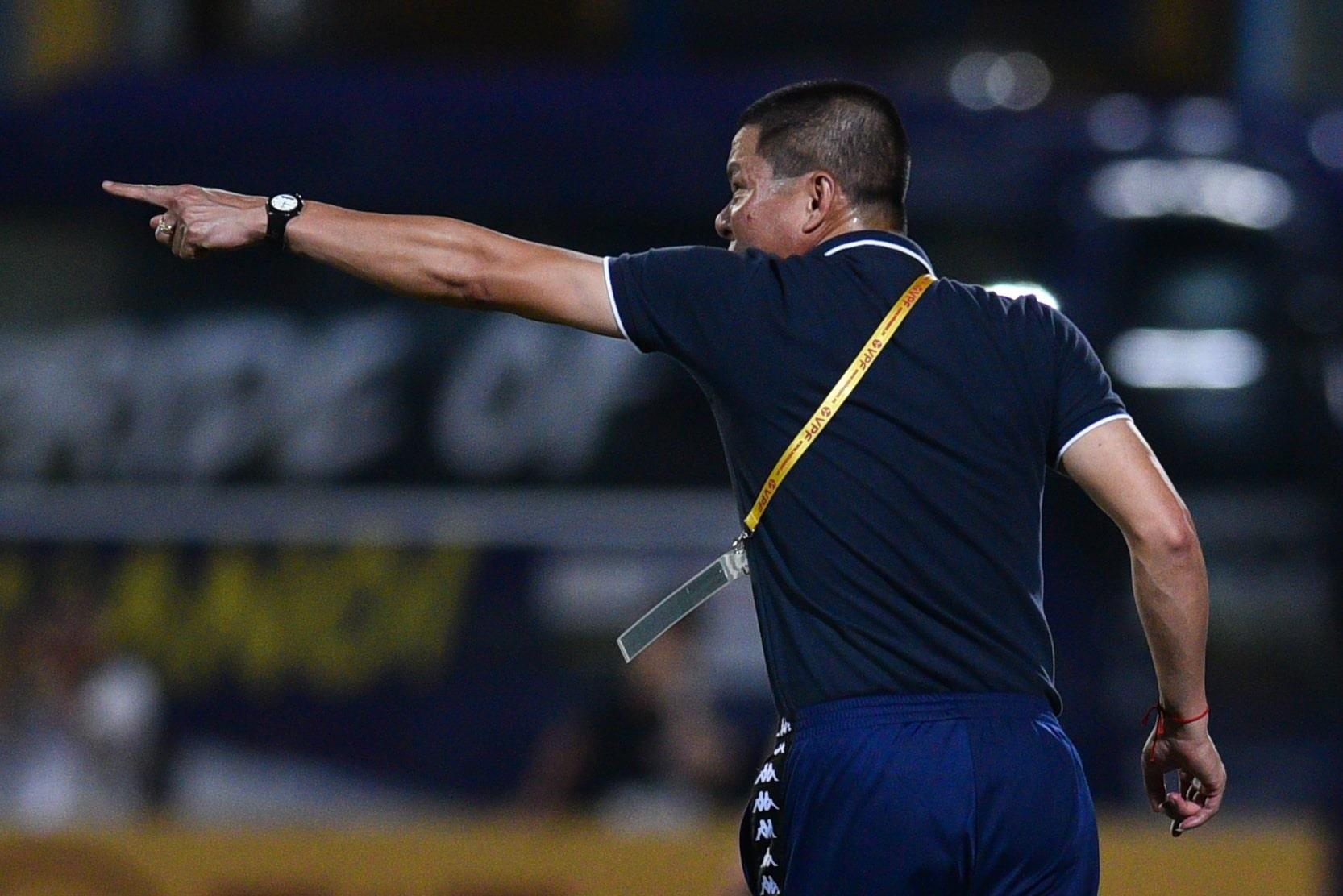 CLB Ha Noi,  HLV Chu Dinh Nghiem,  V.League 2019 anh 8