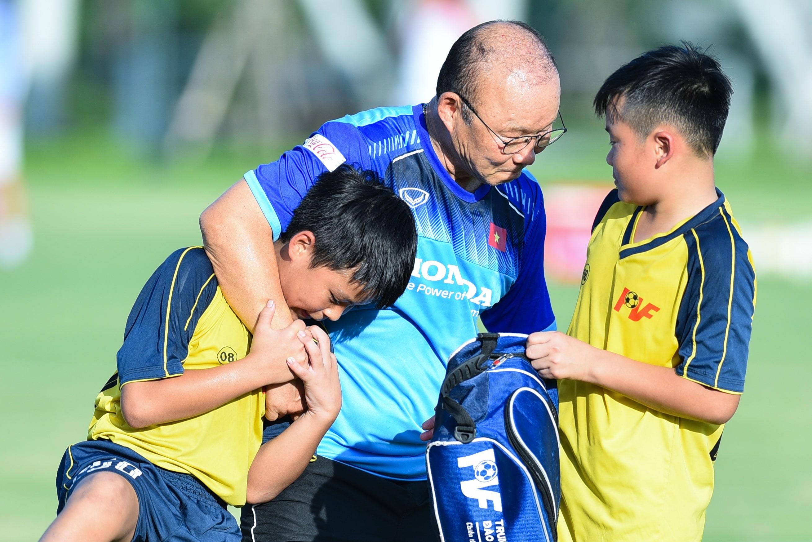 U23 Viet Nam,  HLV Park Hang-seo,  Martin Lo,  doi tuyen Viet Nam,  hop dong HLV Park anh 10