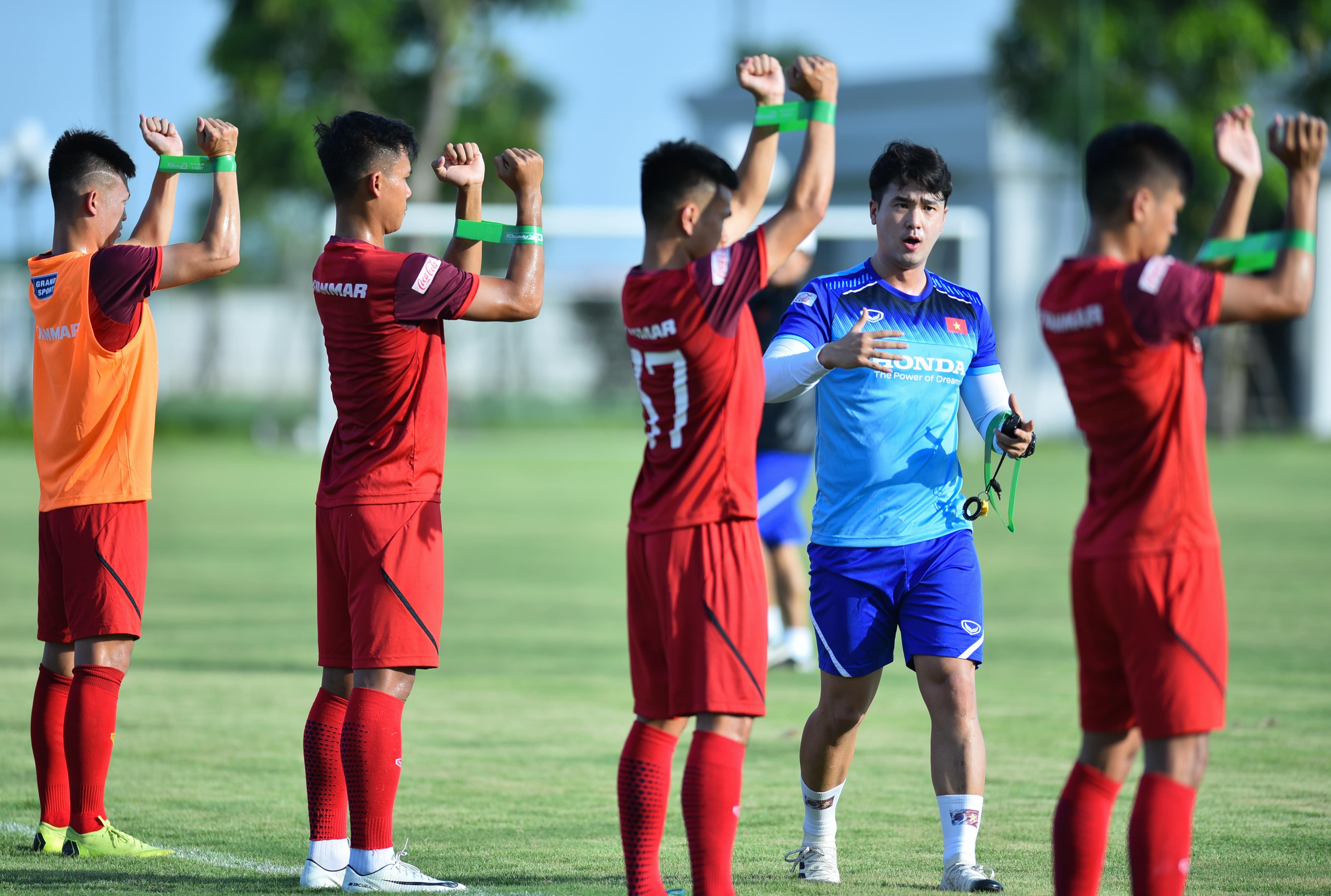 U23 Viet Nam,  HLV Park Hang-seo,  Martin Lo,  doi tuyen Viet Nam,  hop dong HLV Park anh 2
