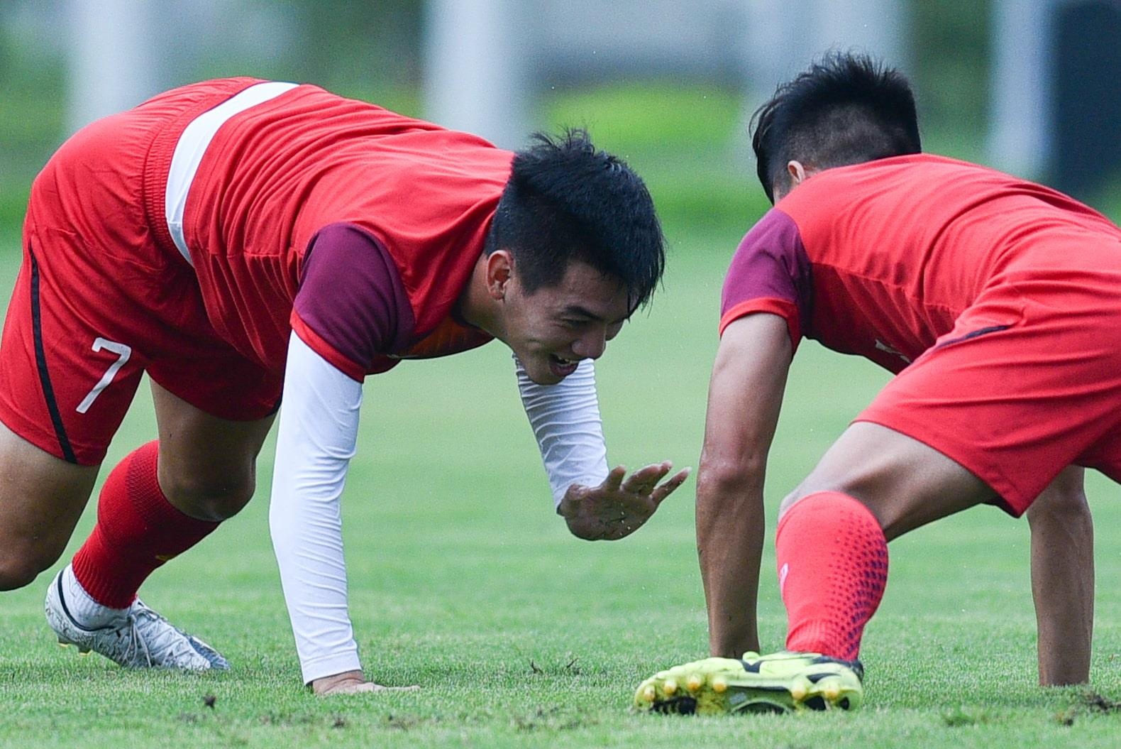 Tien Linh tro lai, bat cap Martin Lo trong buoi tap cua U23 Viet Nam hinh anh