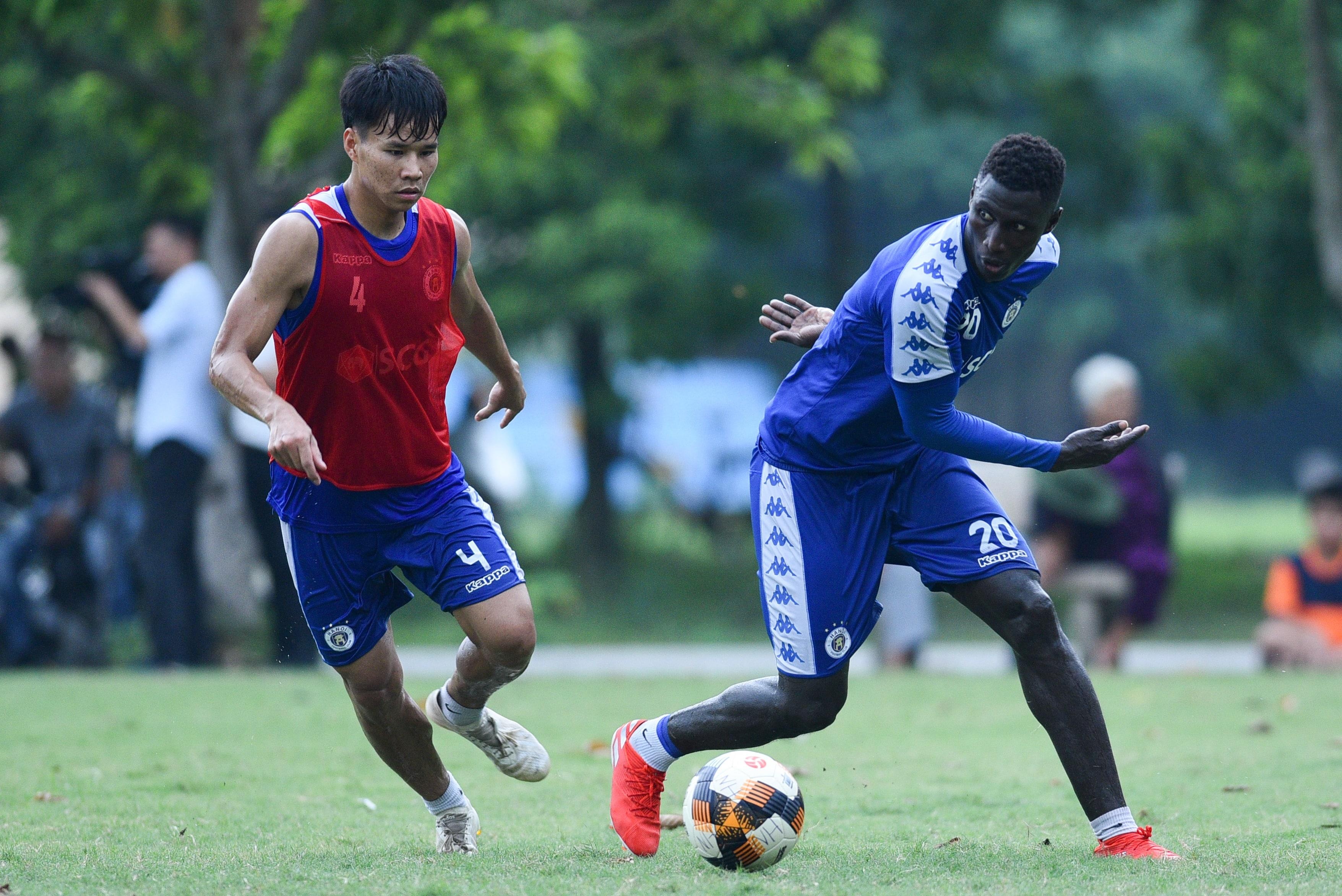 V.League 2019,  CLB Ha Noi,  Quang Hai,  Dinh Trong,  bang xep hang anh 10