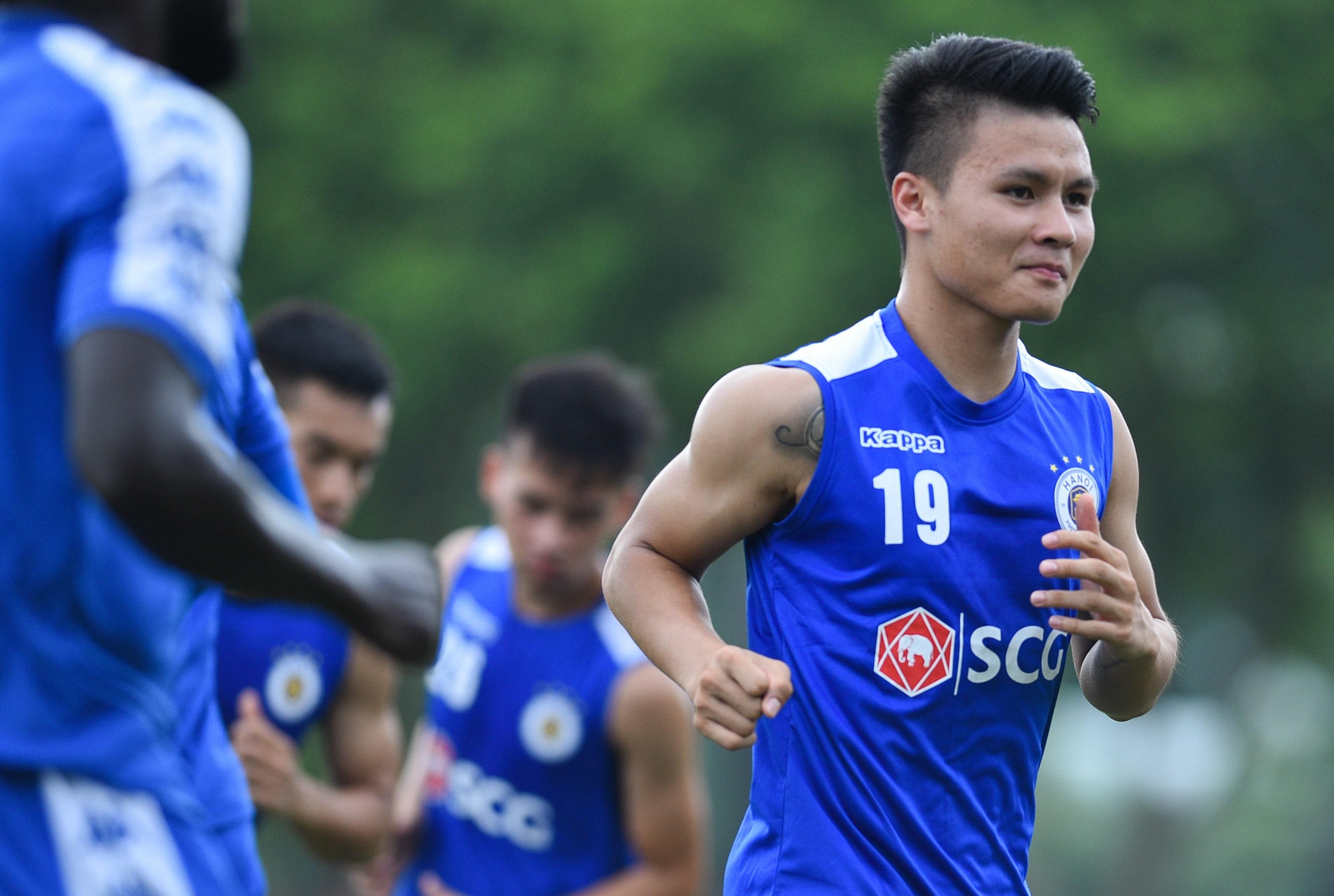 V.League 2019,  CLB Ha Noi,  Quang Hai,  Dinh Trong,  bang xep hang anh 1