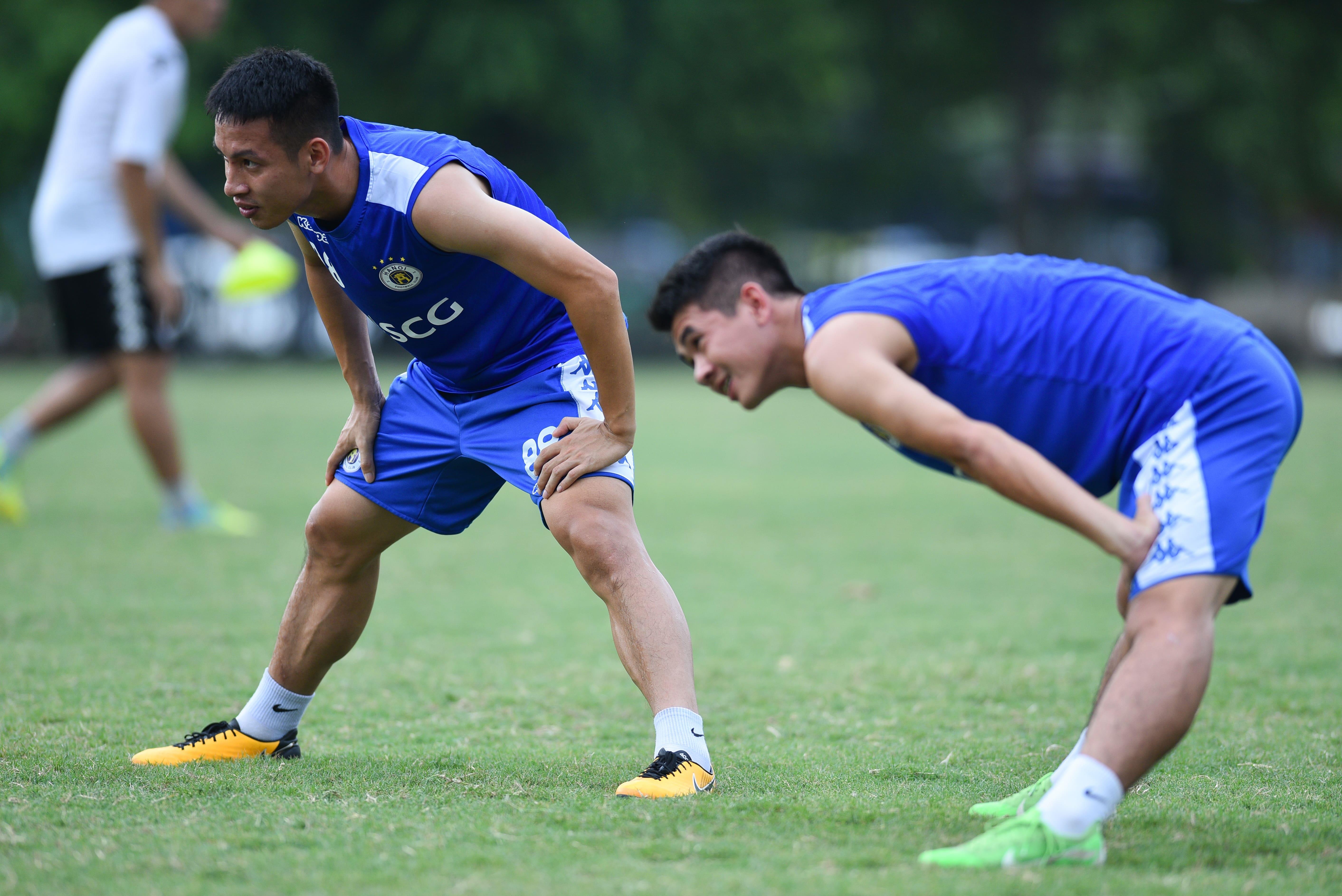 V.League 2019,  CLB Ha Noi,  Quang Hai,  Dinh Trong,  bang xep hang anh 3