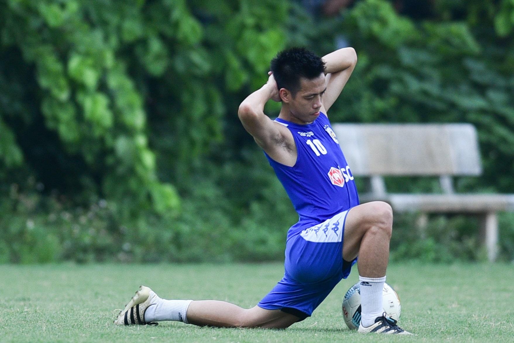 V.League 2019,  CLB Ha Noi,  Quang Hai,  Dinh Trong,  bang xep hang anh 7