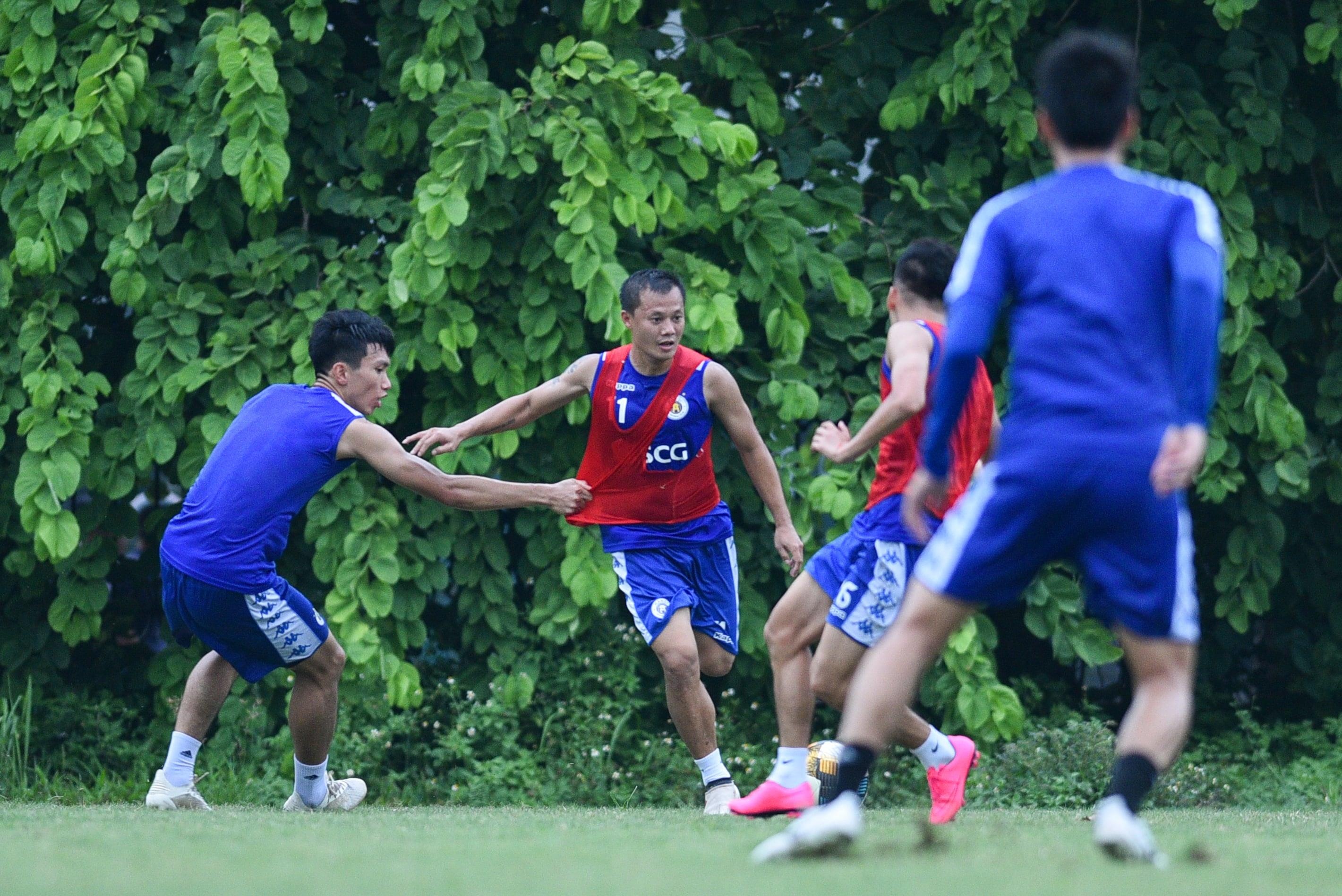 V.League 2019,  CLB Ha Noi,  Quang Hai,  Dinh Trong,  bang xep hang anh 8