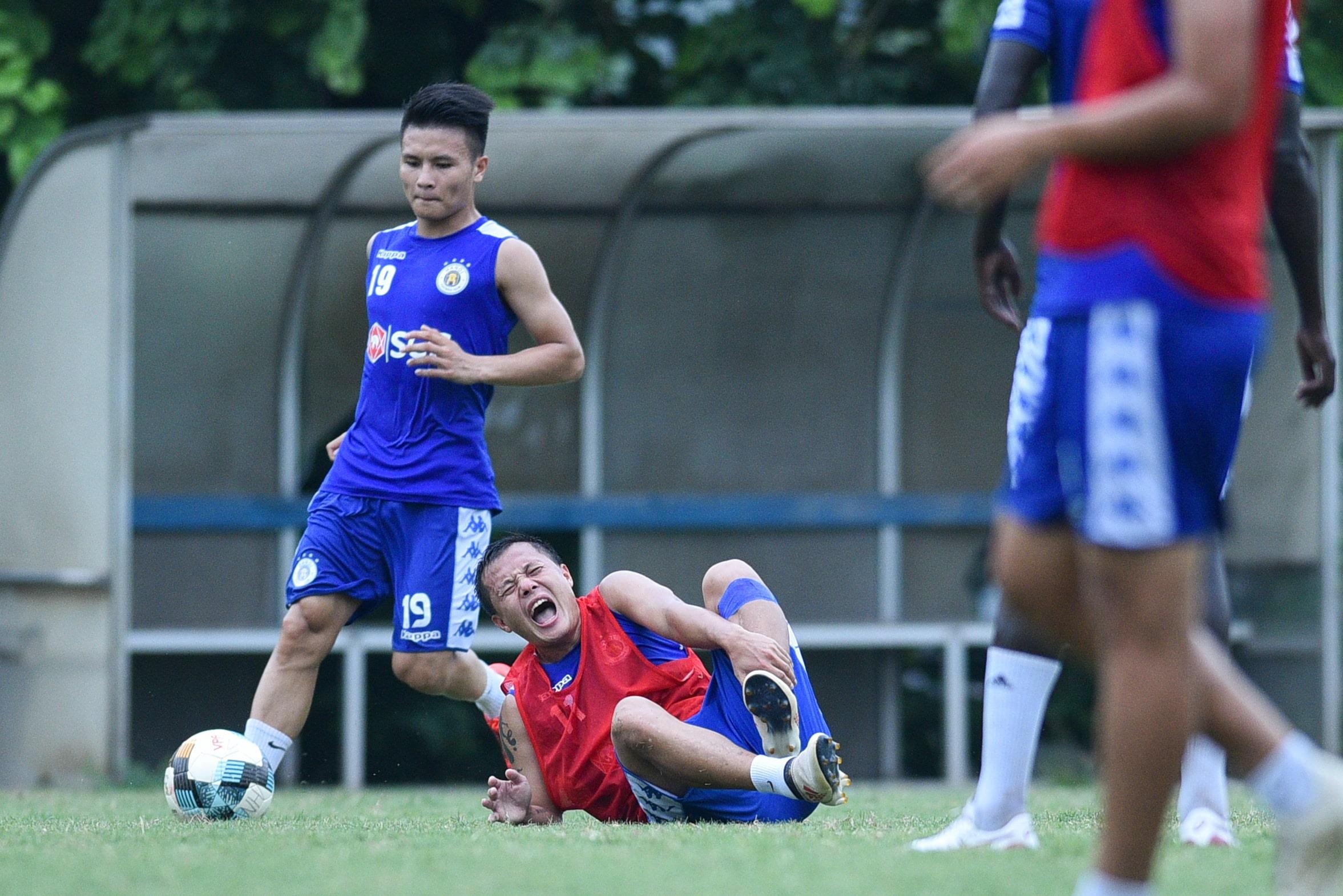 V.League 2019,  CLB Ha Noi,  Quang Hai,  Dinh Trong,  bang xep hang anh 9