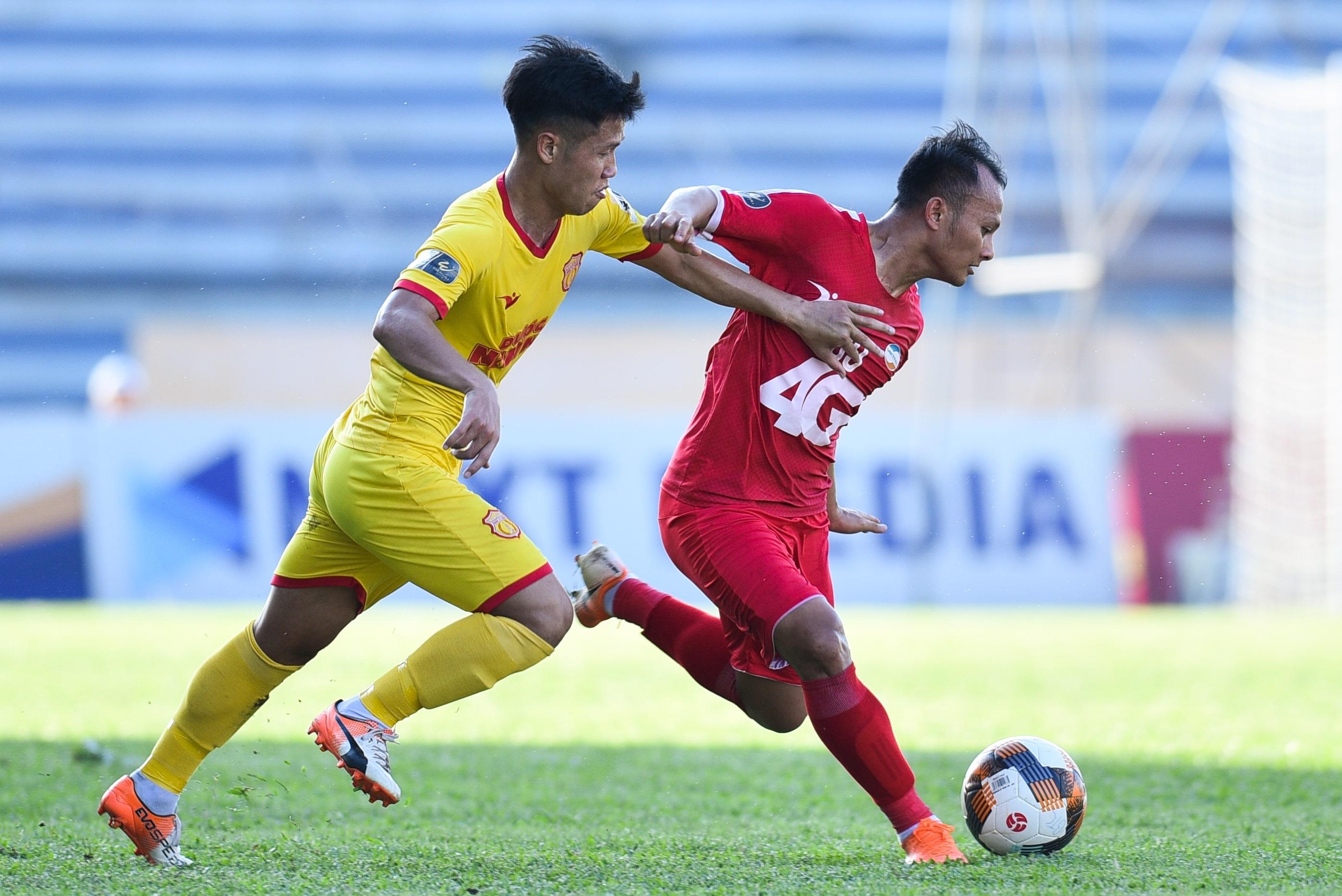 Trong Hoang,  CLB Viettel,  Nam Dinh vs Viettel,  V.League 2019 anh 1