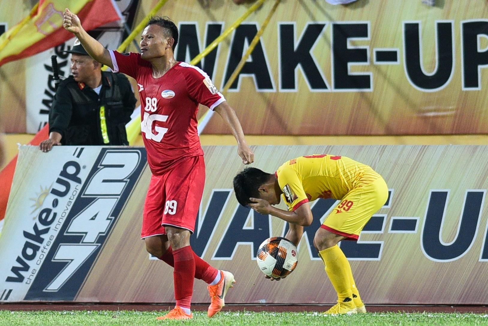 Trong Hoang,  CLB Viettel,  Nam Dinh vs Viettel,  V.League 2019 anh 5