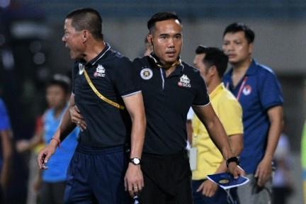 HLV Chu Dinh Nghiem chi trich trong tai sau tran hoa cua CLB Ha Noi hinh anh