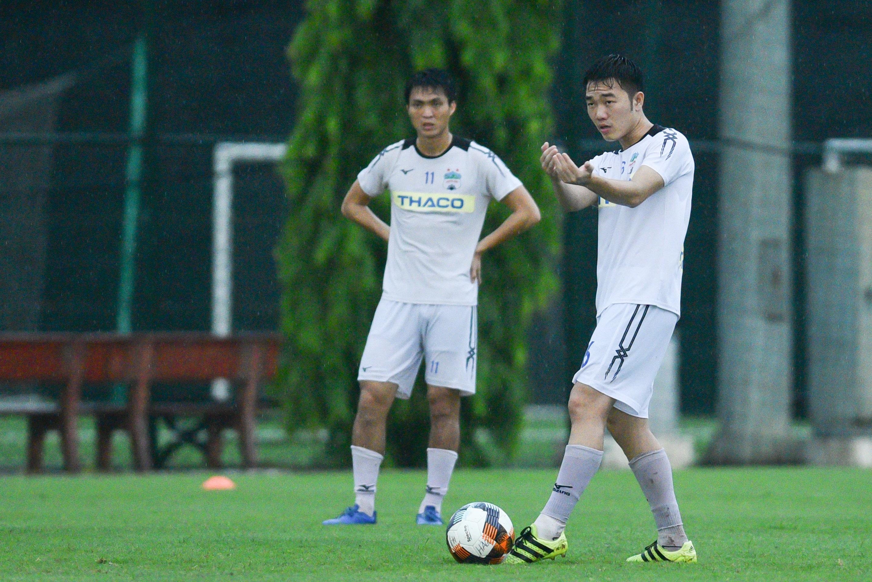 Xuan Truong,  HAGL vs Ha Noi,  Chu Dinh Nghiem anh 5