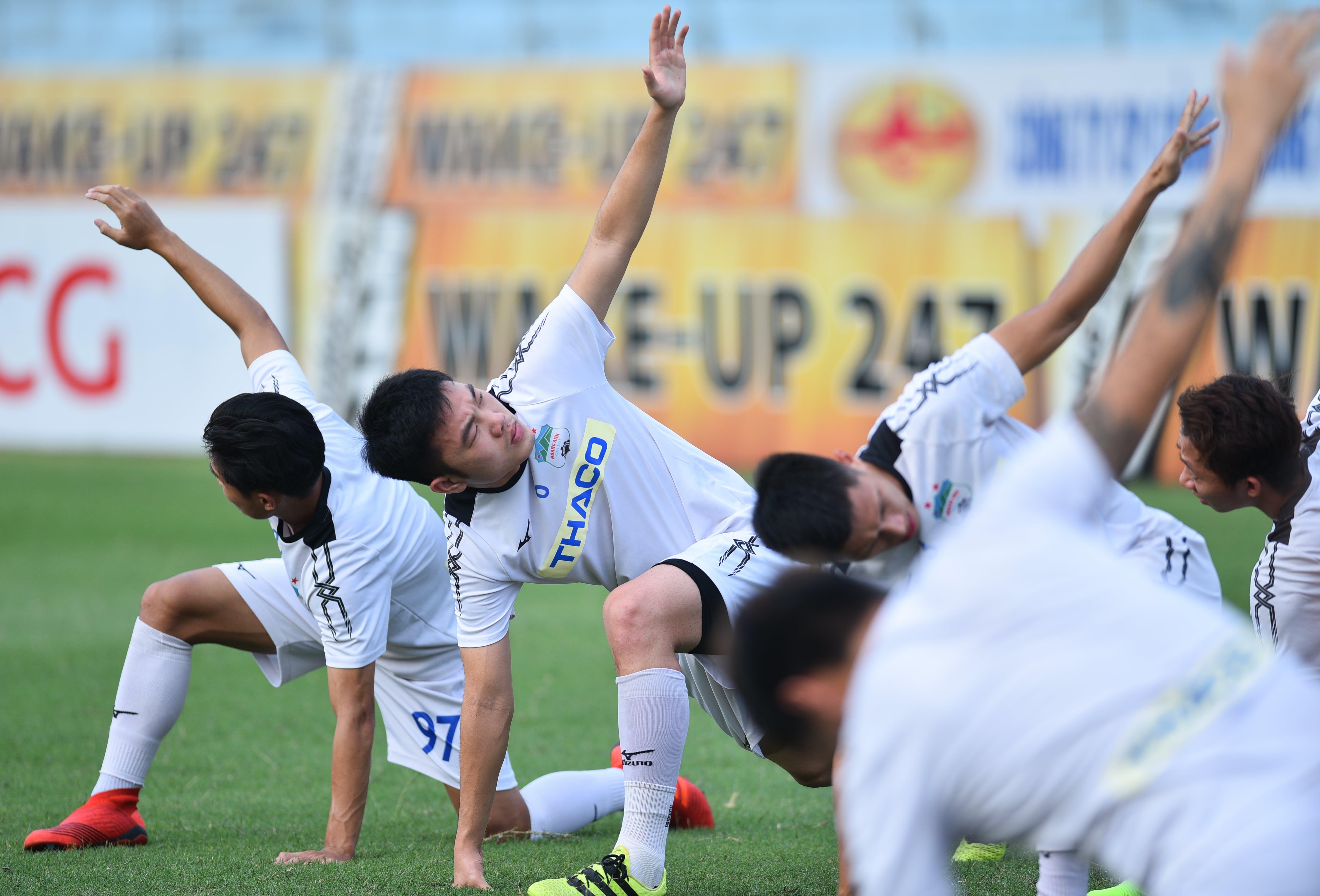 Ha Noi vs HAGL,  Tuan Anh Xuan Truong,  Tuan Anh chan thuong,  bau Duc da cho vui anh 4