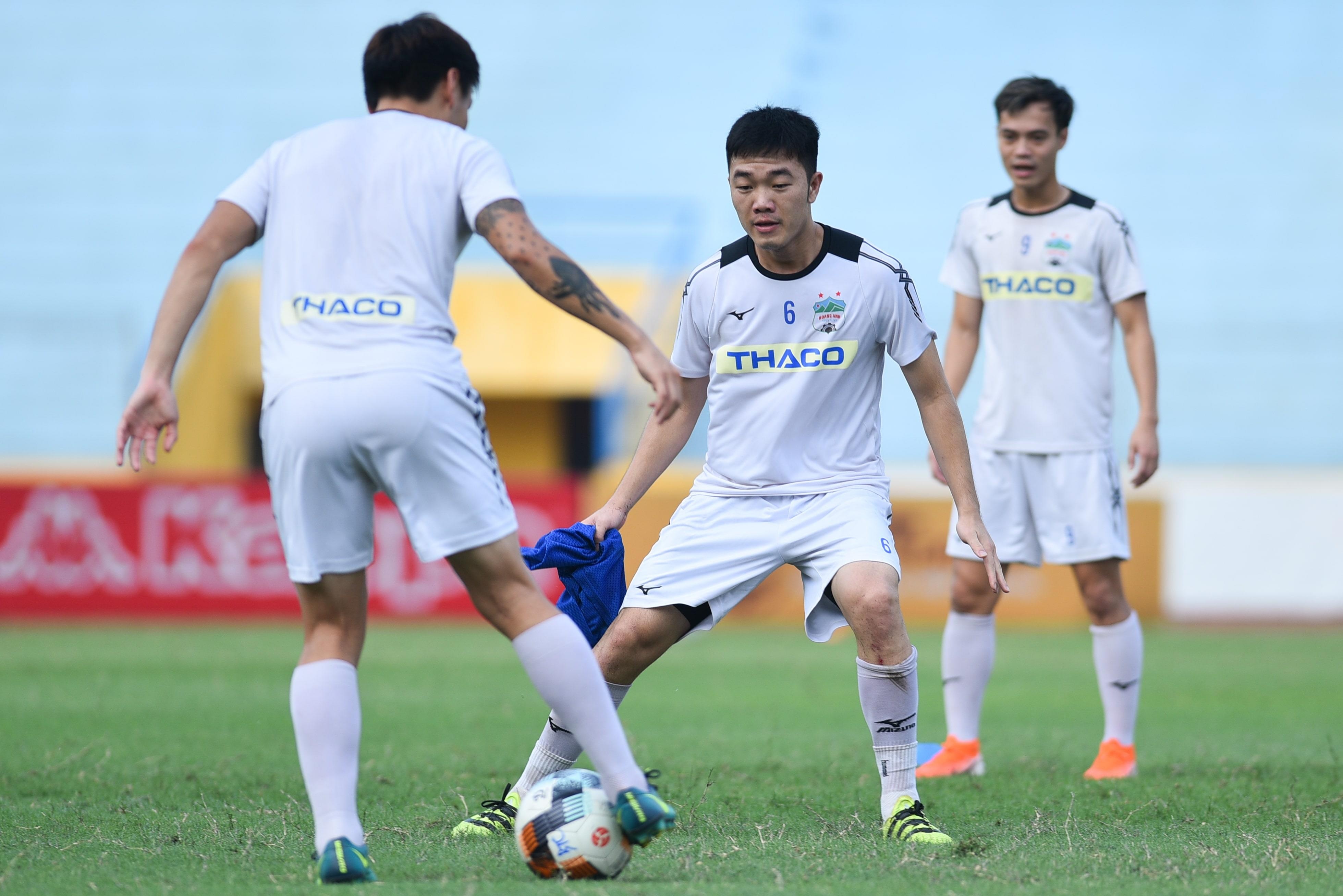 Ha Noi vs HAGL,  Tuan Anh Xuan Truong,  Tuan Anh chan thuong,  bau Duc da cho vui anh 6