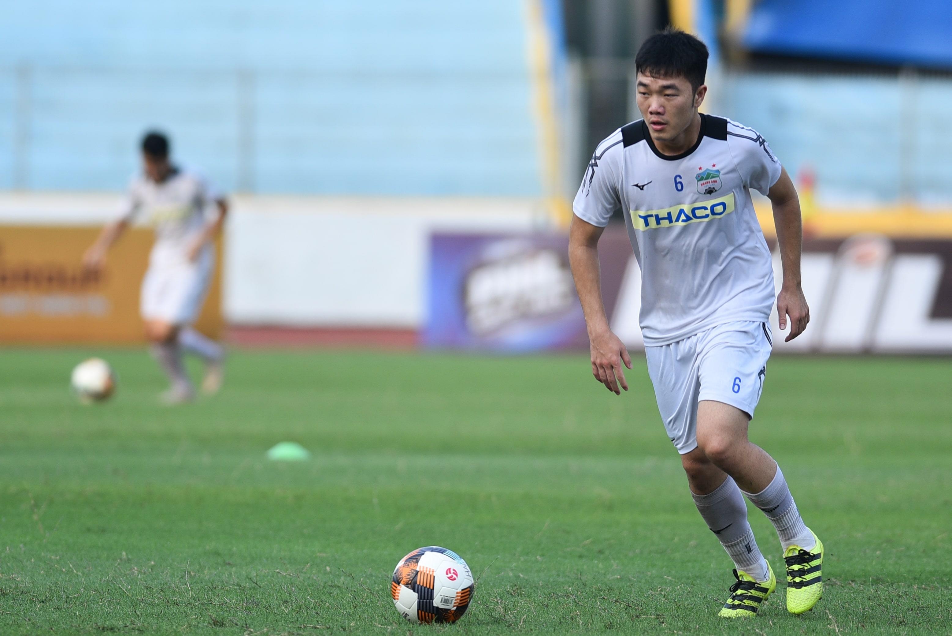 Ha Noi vs HAGL,  Tuan Anh Xuan Truong,  Tuan Anh chan thuong,  bau Duc da cho vui anh 9