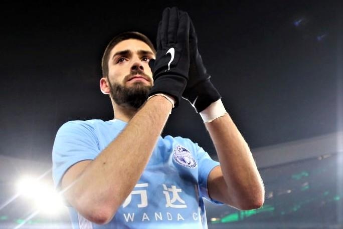 Cuu sao Atletico ghi ban tu cham phat goc tai giai Trung Quoc hinh anh