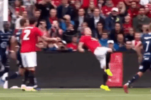 Tinh huong 'nga ban den' hai huoc cua Phil Jones hinh anh