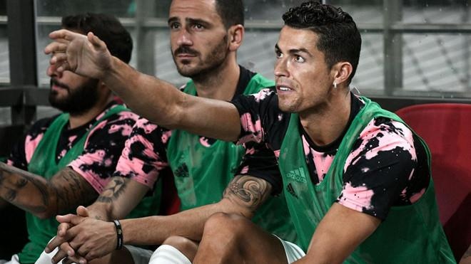 Ronaldo lừa đảo ảnh 1 Ronaldo lua dao anh 1