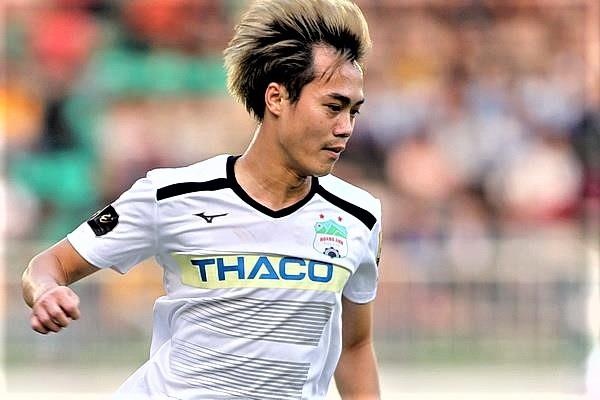 Van Toan kien tao cho Minh Vuong ghi ban truoc CLB Nam Dinh hinh anh