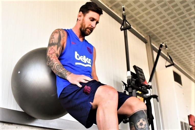 Messi tap rieng o Barca de phuc hoi chan thuong hinh anh